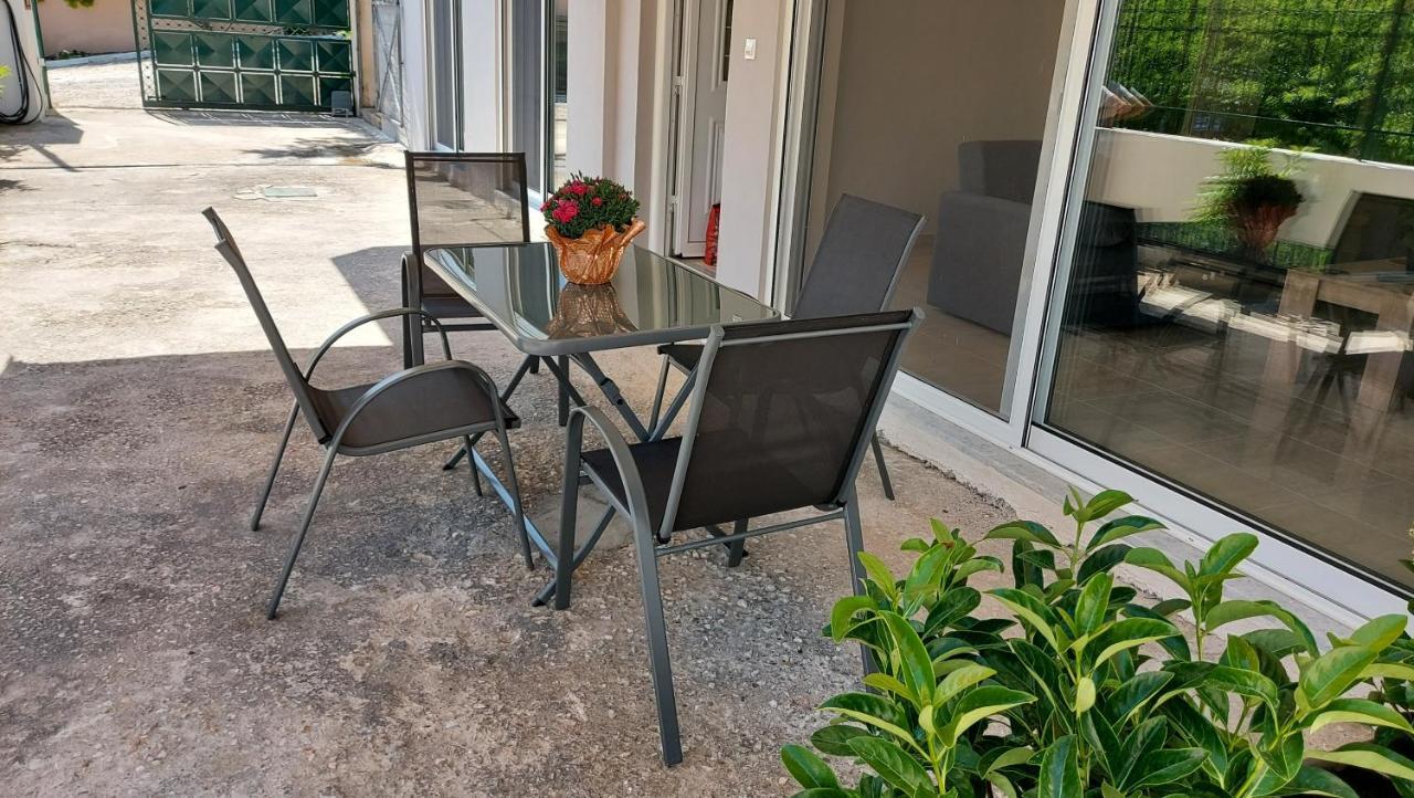 Apartmán Filoxenia House Near Airport Vravrona Exteriér fotografie